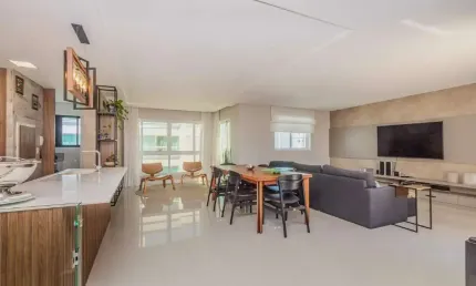 Apartamento duplex à venda no Ed. Sun Island no centro de Balneário Camboriú