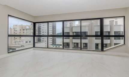 Apartamento com 3 dormitórios à venda no Ed. South Beach em Balneário Camboriú
