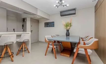 Apartamento à venda no Ed. Baleia Branca no centro de Balneário Camboriú