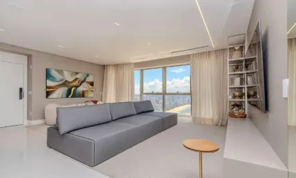 Apartamento à venda no Ed. Yachthouse em Balneário Camboriú