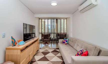 Apartamento em prédio frente mar à venda no Ed. Saint Tropez em Balneário Camboriú
