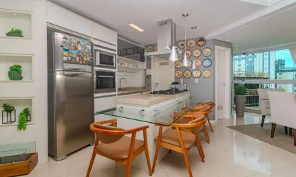 Apartamento à venda no Ed. Villa Foscari em Balneário Cambroiú
