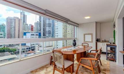 Apartamento à venda no Ed. Isadora Cristina em Balneário Camboriú