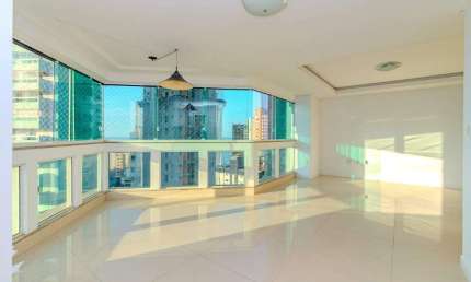 Apartamento à venda no Ed. Calla D' Volpi em Balneário Camboriú