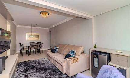Apartamento perto do mar à venda no Ed. Dom Mauricio em Balneário Camboriú