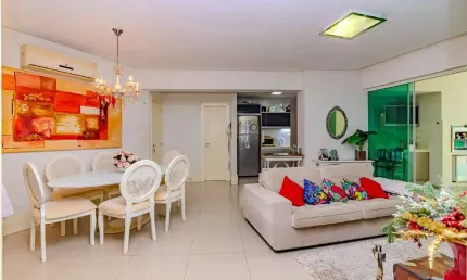 Apartamento próximo ao mar à venda no Ed. Grand Royale em Balneário Camboriú