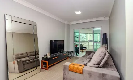 Apartamento próximo ao mar à venda no Ed. Ametista em Balneário Camboriú