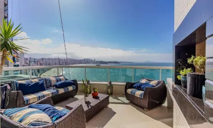 Apartamento frente mar à venda no Ed. Renaissance em Balneário Camboriú