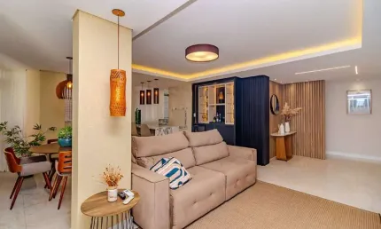Apartamento próximo ao mar à venda no Ed. Thomaz Barrichelo em Balneário em Camboriú