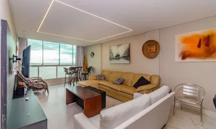 Apartamento frente mar à venda no Ed. Maria Amélia em Balneário Camboriú