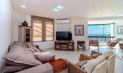 Apartamento frente mar à venda no Ed. Ilha de Itacuraça em Balneário Camboriú