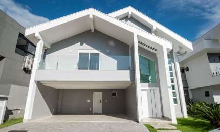 Casa à venda no Cond. Haras Rio do Ouro em Balneário Camboriú