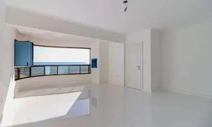 Apartamento frente mar à venda no Ed. Vale Dourado em Balneário Camboriú