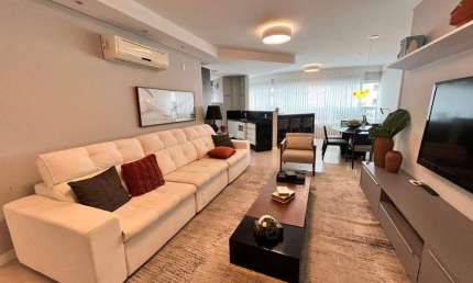 Apartamento com vista mar à venda no Ed. Evidence Tower em Balneário Camboriú
