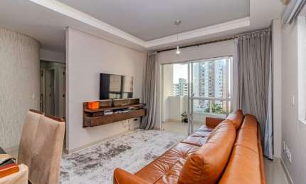 Apartamento próximo ao mar à venda no Ed. Diana em Balneário Camboriú