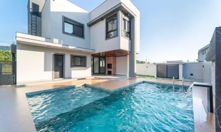Casa à venda no Cond. Caledônia Private Village em Camboriú