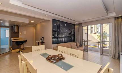 Apartamento com terraço à venda no Ed. Dona Elenir em Balneário Camboriú
