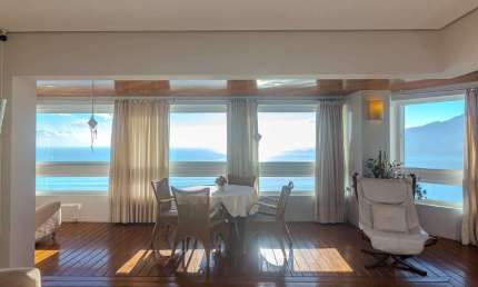 Apartamento frente mar à venda no Ed. Theiss Heim em Balneário Camboriú