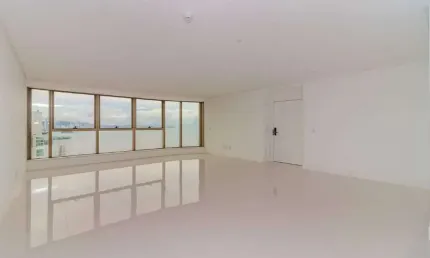 Apartamento à venda no Ed. Yachthouse by Pininfarina