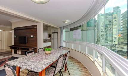Apartamento próximo a praia à venda em Balneário Camboriú