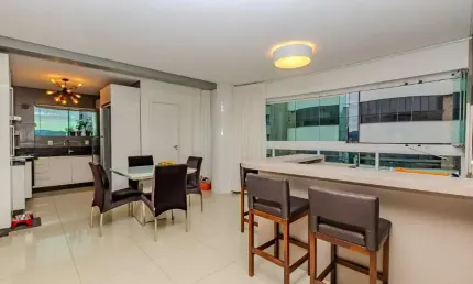 Apartamento à venda no centro de Balneário Camboriú
