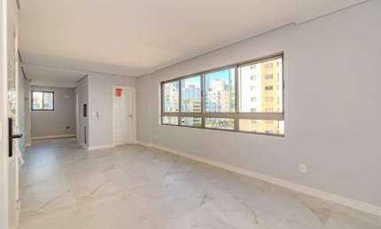 Apartamento à venda no centro de Balneário Camboriú