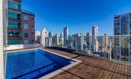 Cobertura duplex à venda no centro de Balneário Camboriú