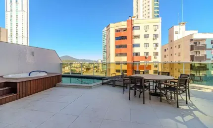 Apartamento com piscina à venda no centro de balneário camboriú