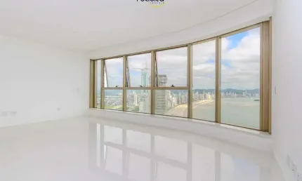 Apartamento de Alto Padrão no Ed. Yachthouse Residence Club – Balneário Camboriú