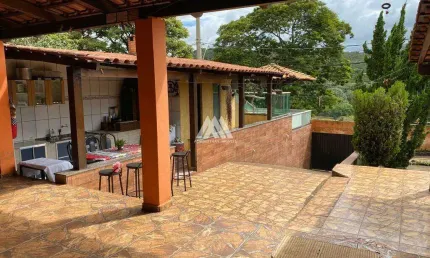 Vendo casa em itatiaiuçu de 587m² com 03 quartos excelente localização.
