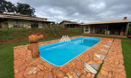 Vendo chácara em Itatiaiuçu de 1000m² com 03 quartos e piscina excelente localização.