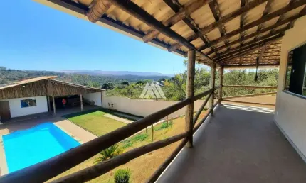 Vendo chácara em itatiaiuçu de 500m² com 03 quartos e piscina excelente localização.