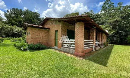 Vendo sítio em Itatiaiuçu de 23.000m² com 04 quartos e piscina excelente localização