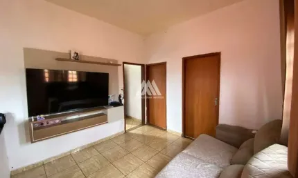 Vendo apartamento em Itatiaiuçu com 02 quartos excelente localização.