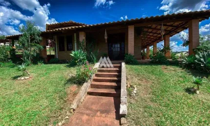 Vendo chácara em itatiaiuçu de 1200m² com 04 quartos e piscina excelente localização