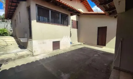Casa com 3 quartos à venda na Chácara do Quitão, Itaúna 