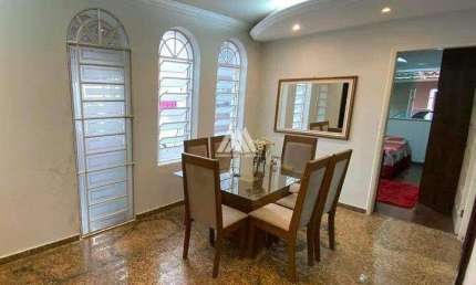 Vendo casa comercial em Itaúna em excelente localização!