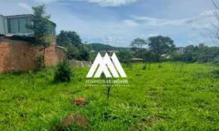 Vendo lote comercial em Itaúna com ótima localização!