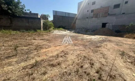 Vendo lote em itaúna com ótima localização próximo ao centro!