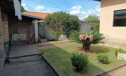 Vendo casa em Itatiaiuçu com 03 quartos sendo 1 suíte com excelente localização!