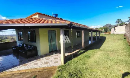 Vendo chácara em itatiaiuçu de 1000m² com 02 quartos excelente localização.