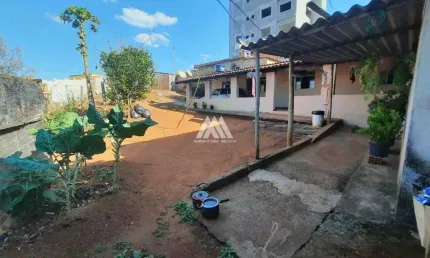 Casa com 2 quartos à venda no Centro, Itatiaiuçu 