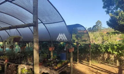 Vendo chácara em itatiaiuçu de 4.700m² com 03 quartos excelente localização