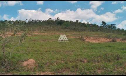 Vendo chácara em Itatiaiuçu de 10.000m² excelente localização.