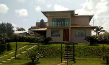 Casa de condomínio á venda 1000m², com 04 quartos sendo 01 suíte em Igarapé MG!