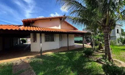 Sítio á venda com 03 quartos sendo 01 suíte, terreno de 1000m² em Igarapé MG!
