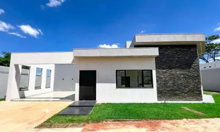 Casa de condomínio á venda com 03 quartos sendo 01 suíte em Igarapé MG!