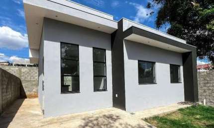 Casa á venda com 03 quartos sendo 01 suíte, terreno de 186m² em Igarapé MG!