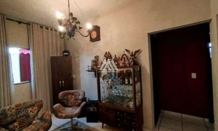 Vendo apartamento em Itaúna com excelente localização no Três Marias!