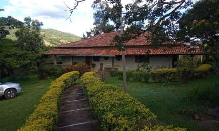 Fazenda á venda de 33,04 hectares com 03 quartos no Distrito de Pará de Minas MG